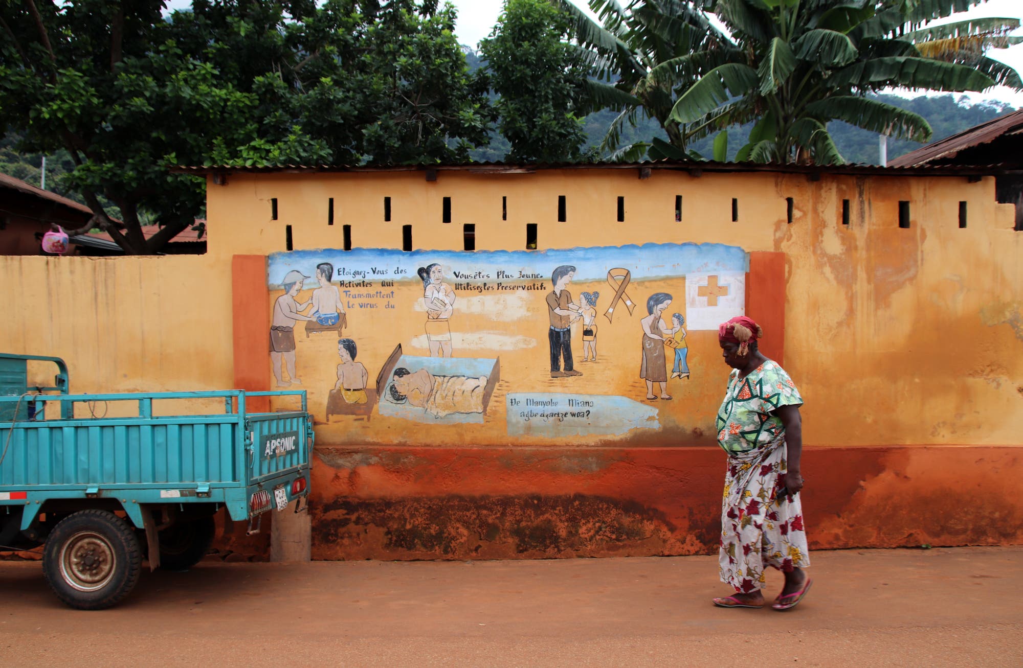 Eine Wandmalerei in Assahoun, Togo, gibt Gesundheitsratschläge zur Vermeidung von Aids.