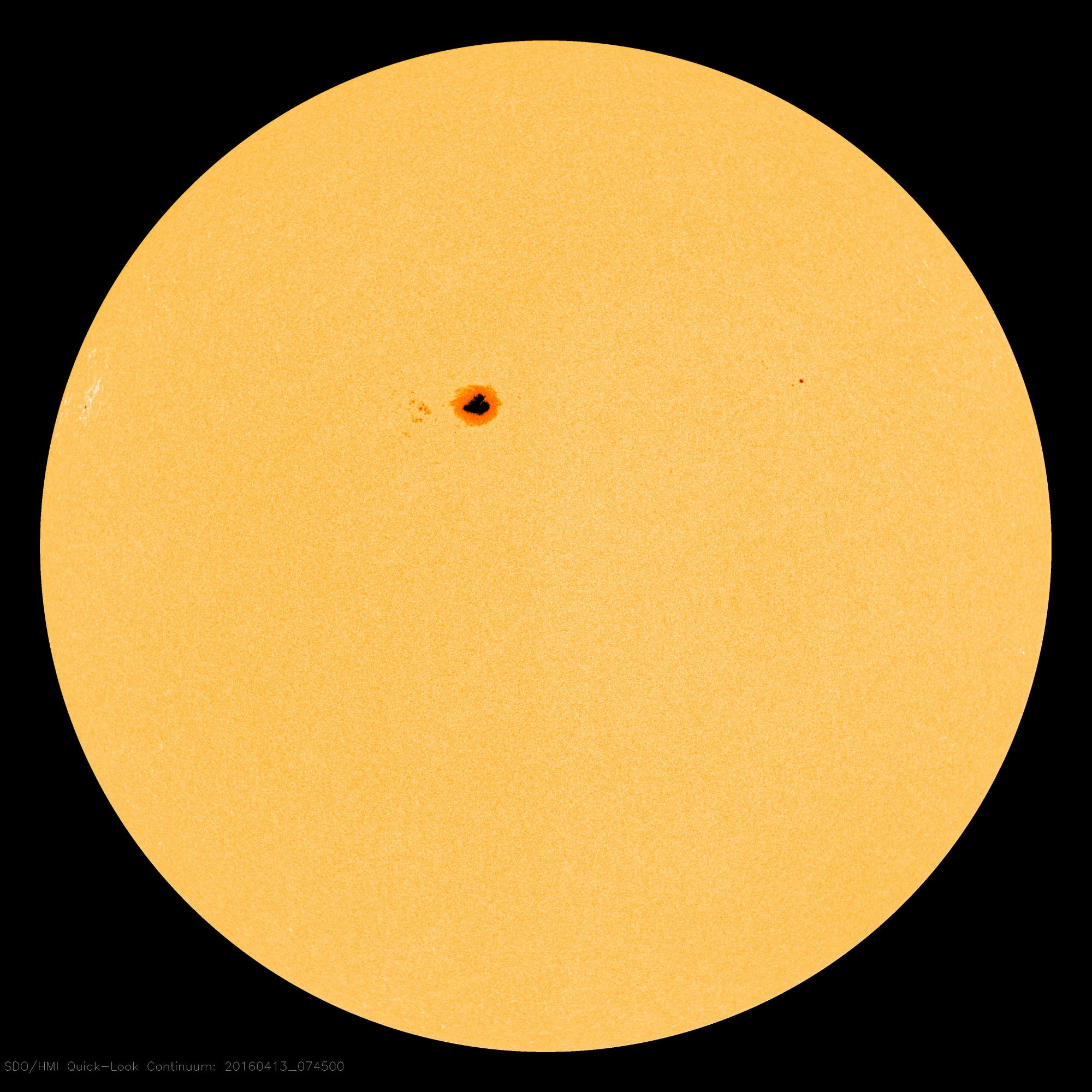 Der große Sonnenfleck AR 12529 am 13. April 2016 (Aufnahme von SDO)