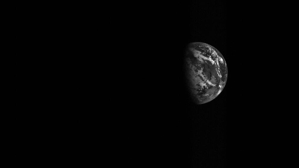 Die Erde am 3. Dezember 2015 aus der Sicht von Hayabusa-2