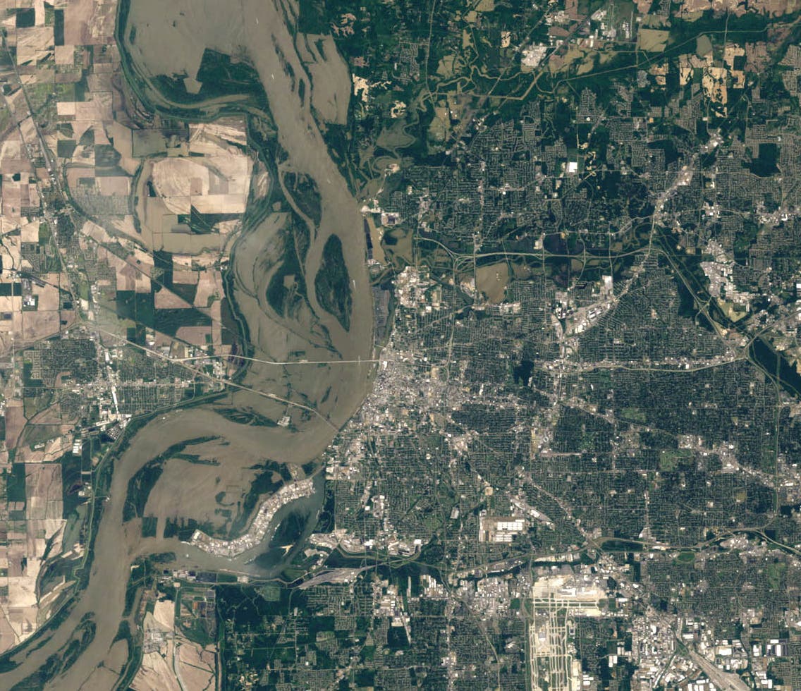 Mississippiflut bei Memphis – aus dem All