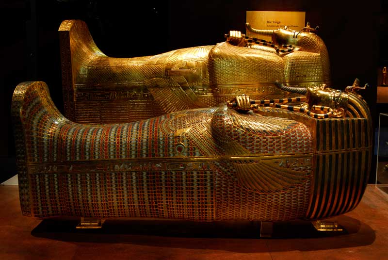 Äußerer und mittlerer Sarg des Tutanchamun
