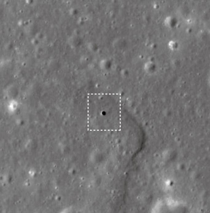 Schwarzes Loch auf dem Mond
