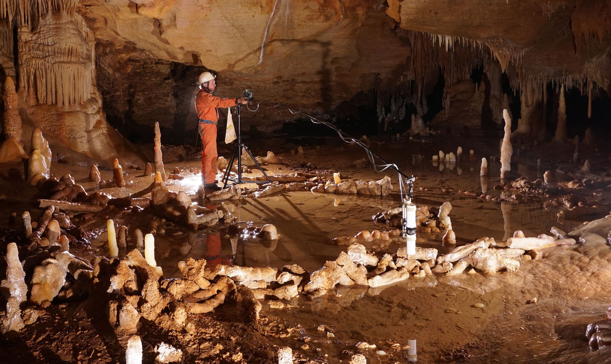 Messungen in der Bruniquel-Höhle