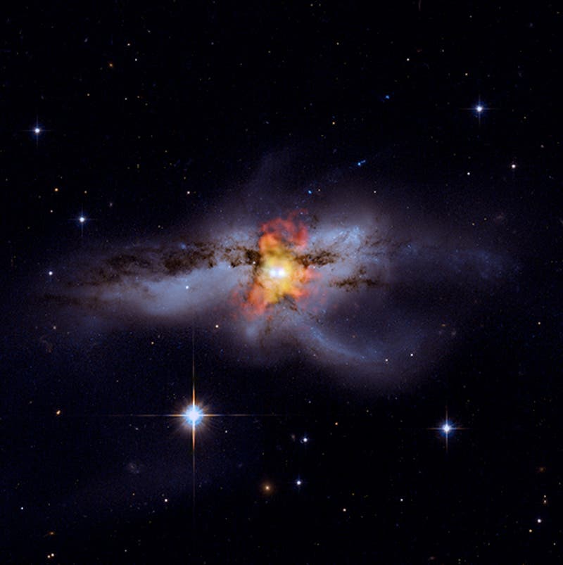 Kombiniertes Röntgen-und optisches Bild von NGC&nbsp;6240 