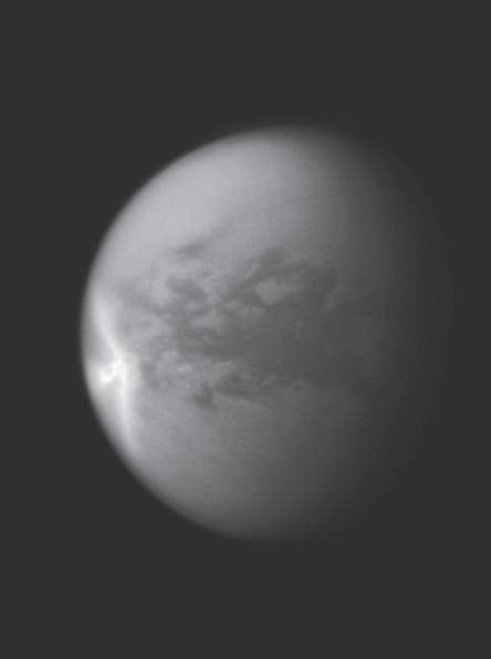 Pfeilförmige Wolke auf Titan