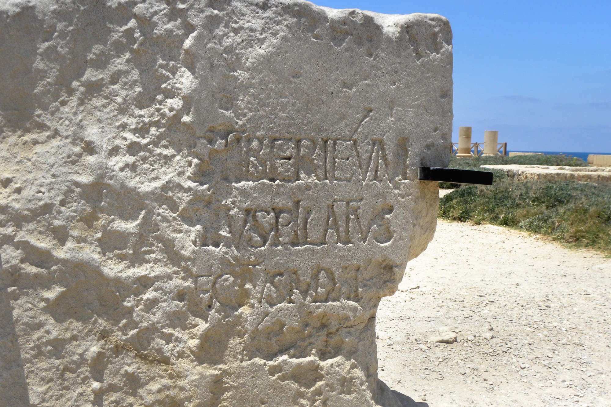 Inschrift in Caesarea Maritima