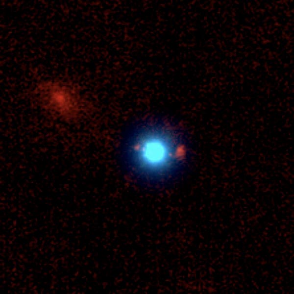 Quasar mit gespiegelter Galaxie
