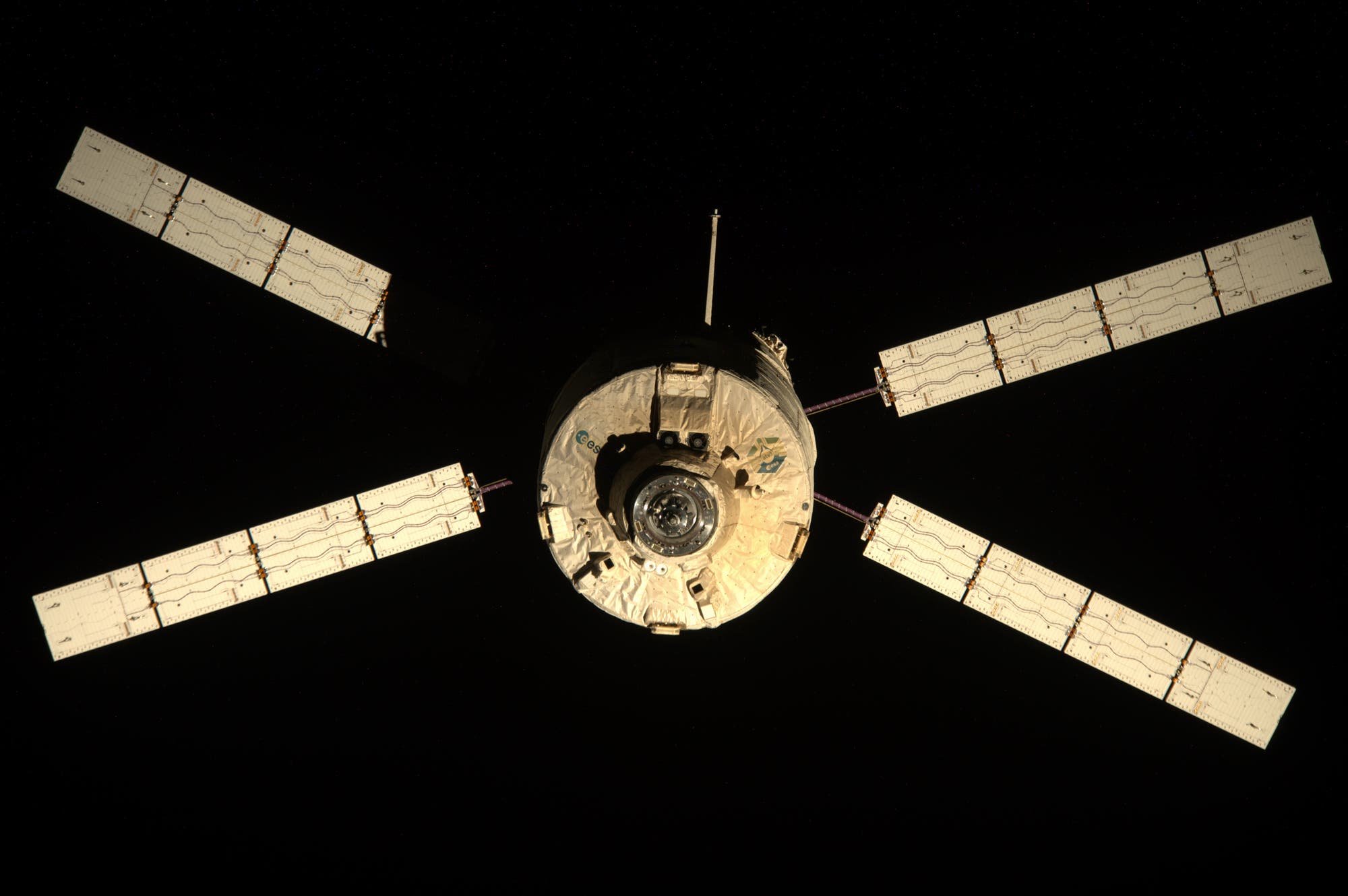 Ein ATV-Raumtransporter der ESA dockt von der Internationalen Raumstation ab