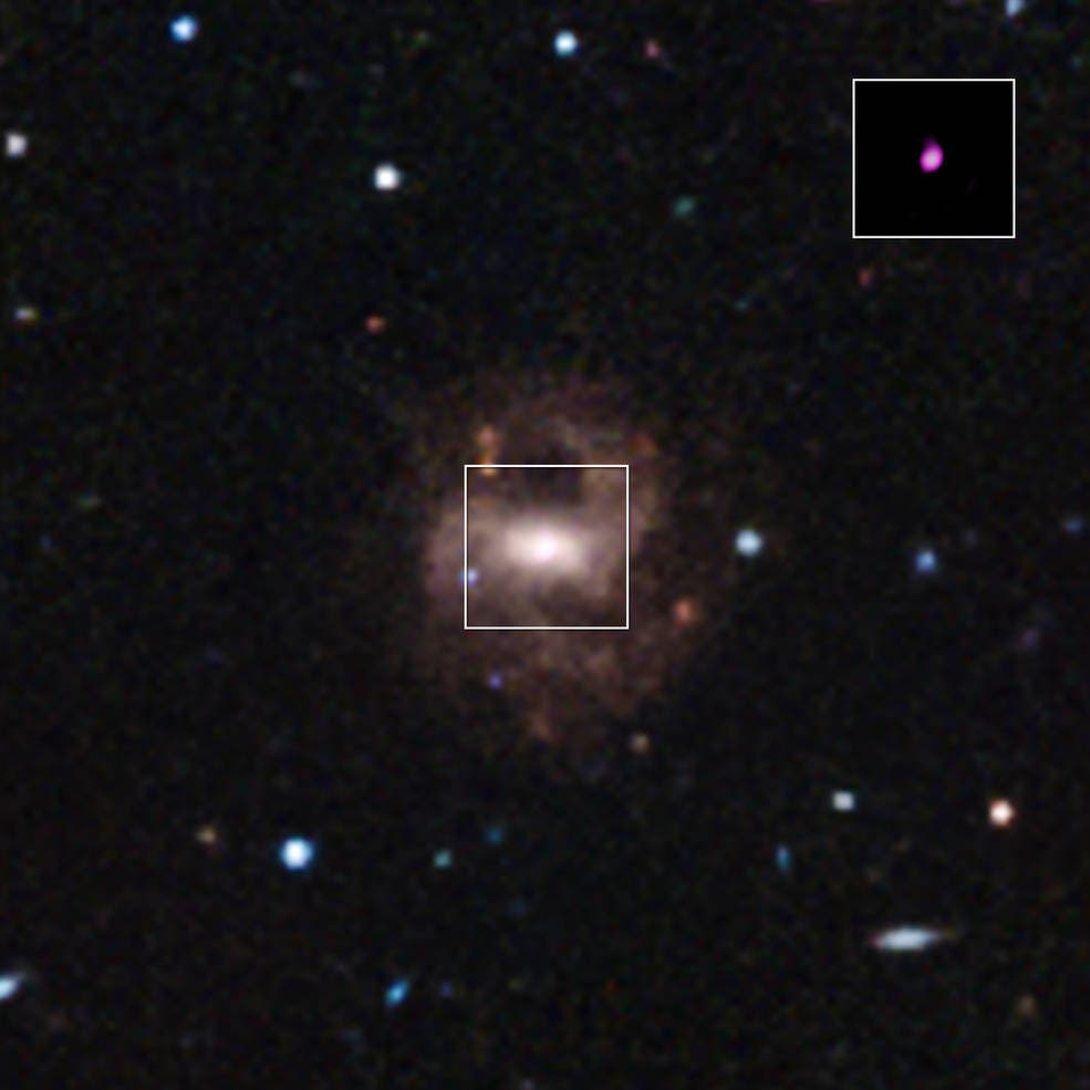 Das schwarze Loch in RGG 118