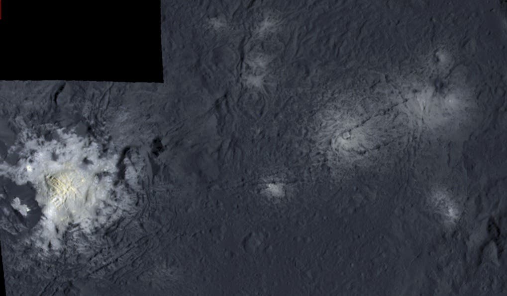 Detailaufnahme von Cerealia Facula im Krater Occator auf Ceres