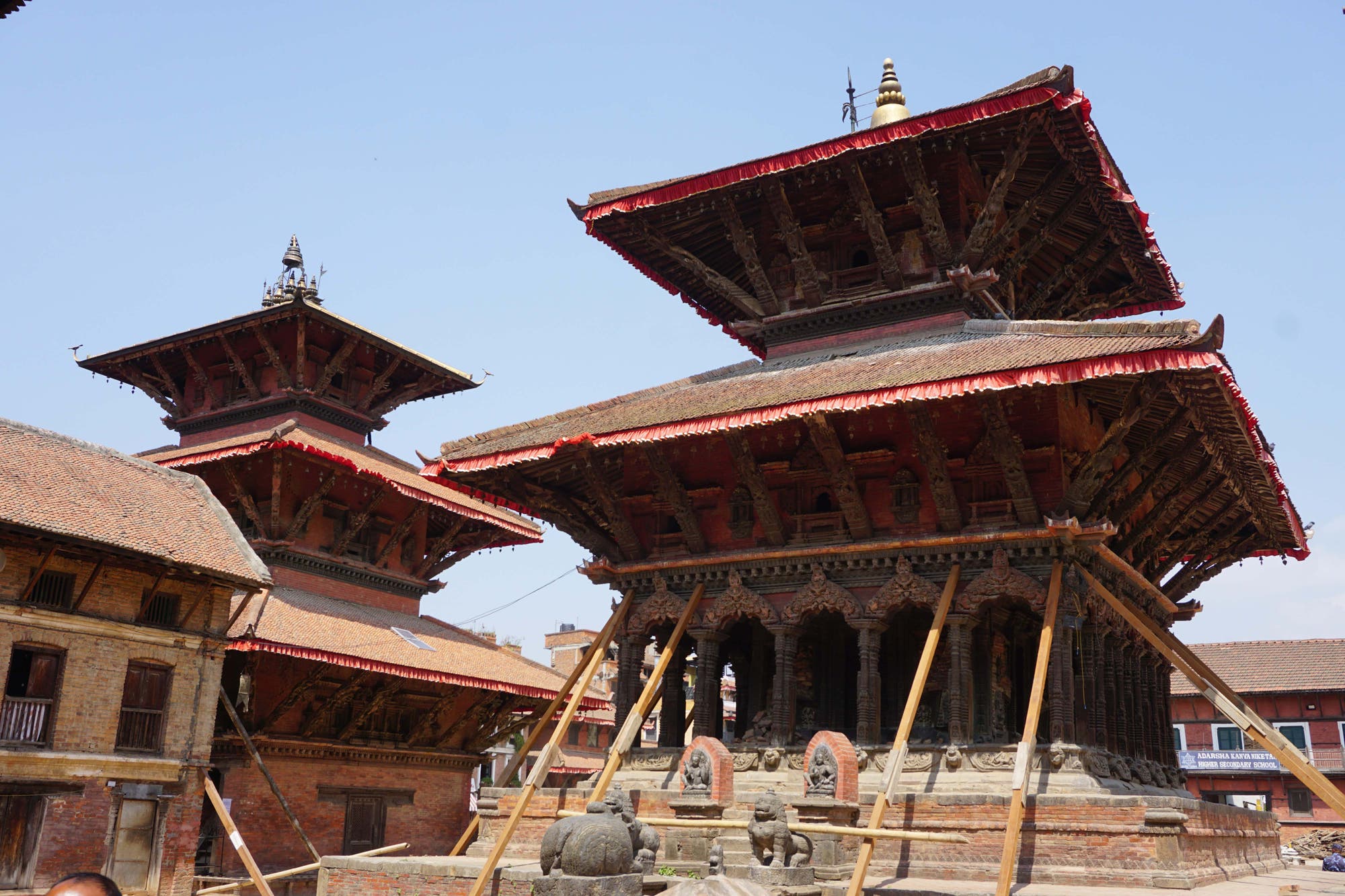 Beschädigter Tempel in Patan 