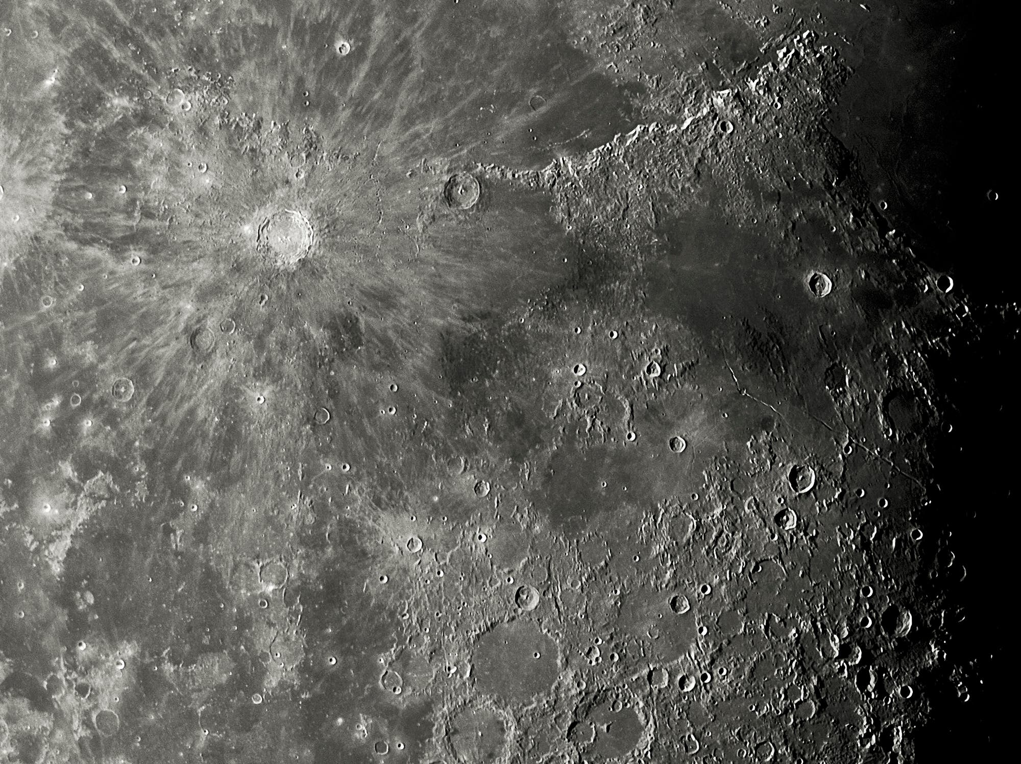 Von Kopernikus bis Alphonsus bei abnehmenden Mond