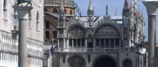 Venedig: Markusdom, Dogenpalast und Markusplatz bei normalem Wasserstand