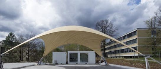 Anpassungsfähige Tragwerke erlauben es Ingenieuren, extrem leichte Bauwerke zu konstruieren. Die experimentelle Dachkonstruktion Stuttgart SmartShell kann sich optimal an aktuelle Belastungen anpassen. 