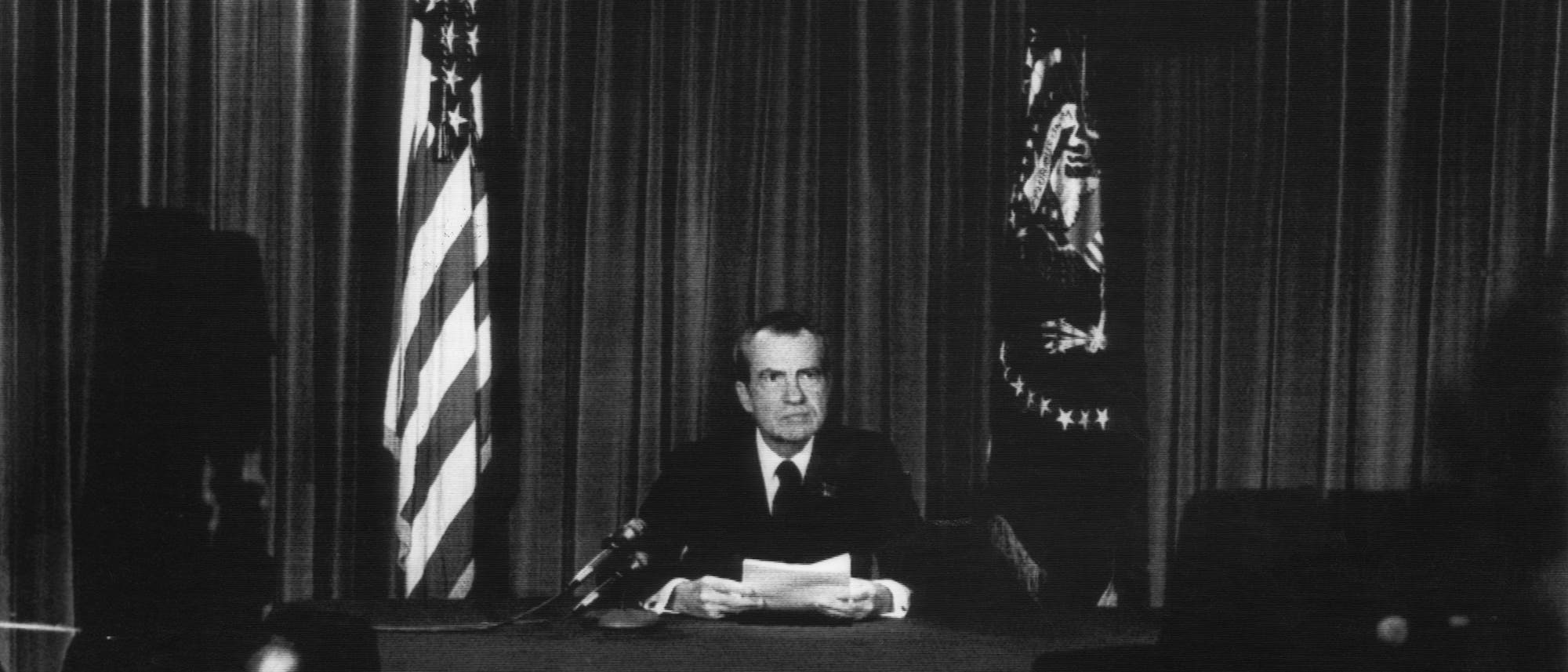 In einer Fernsehansprache erklärte US-Präsident Richard Nixon am 8. August 1974 seinen Rücktritt.