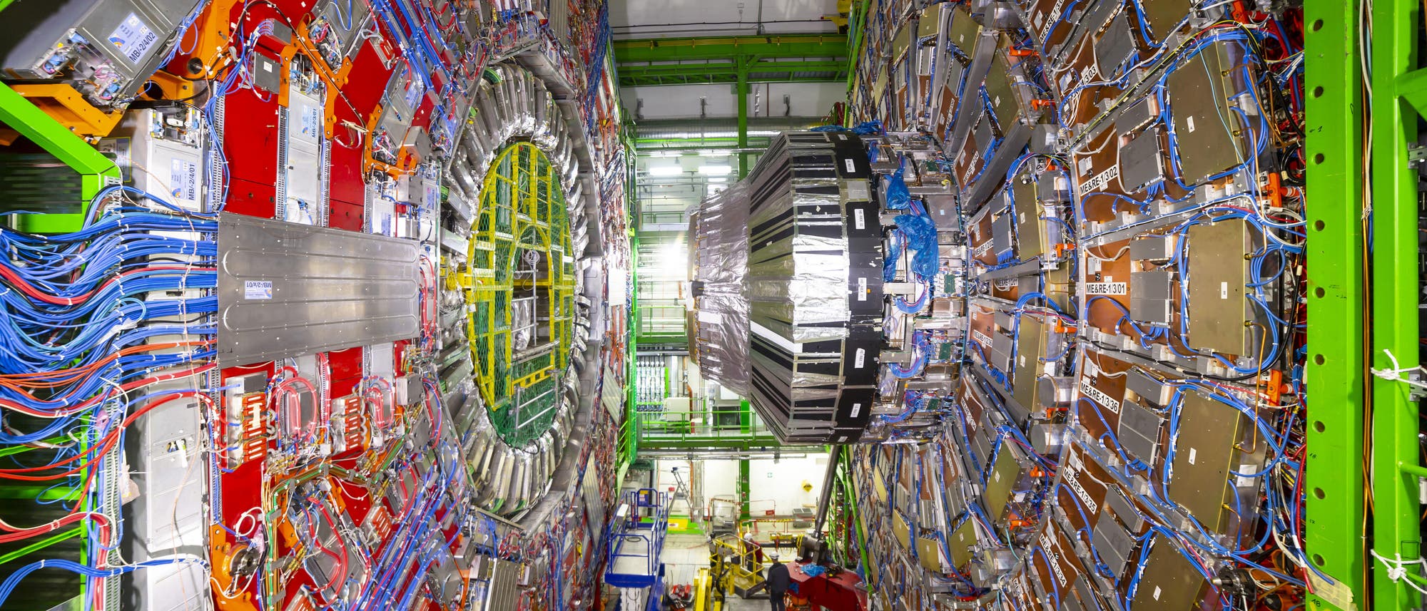 Ein Teil des Large Hadron Collider (LHC) ist unterirdisch im französischen Teil des CERN zu sehen.