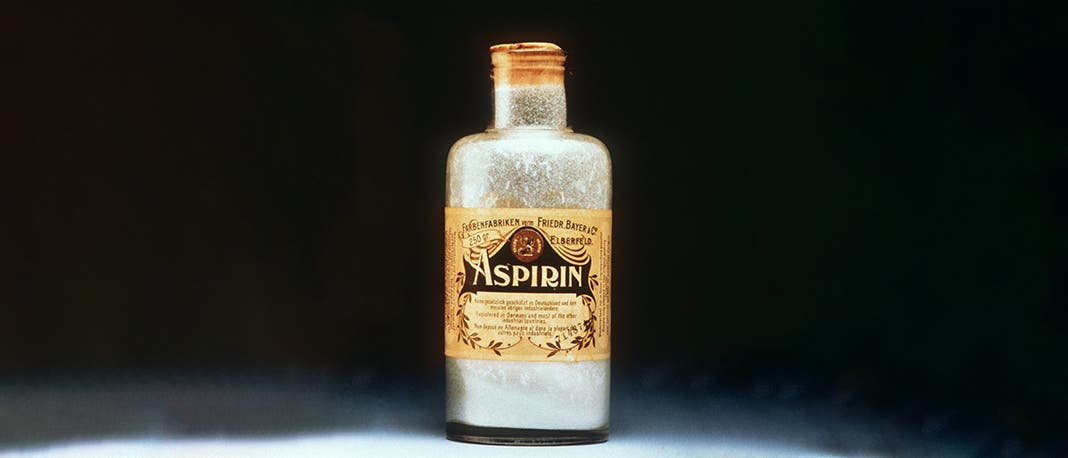 Ein Fläschchen Aspirin von Bayer aus dem Jahr 1899.