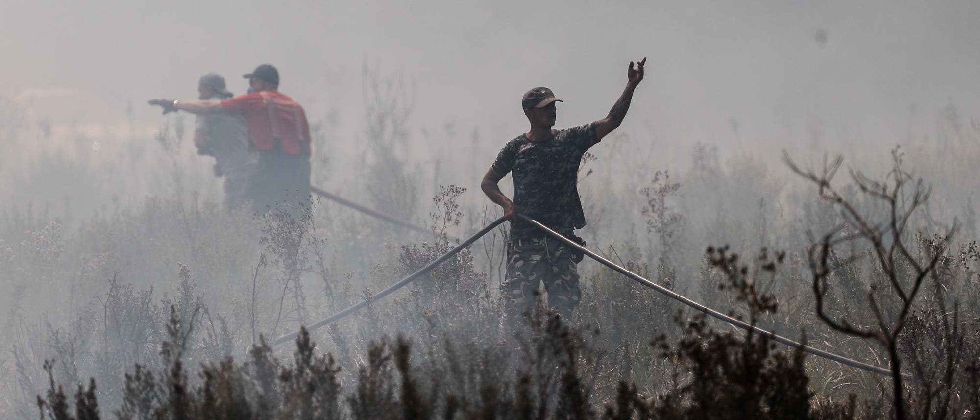 Feuerwehren bekämpfen die Brände in der argentinischen Provinz Corrientes
