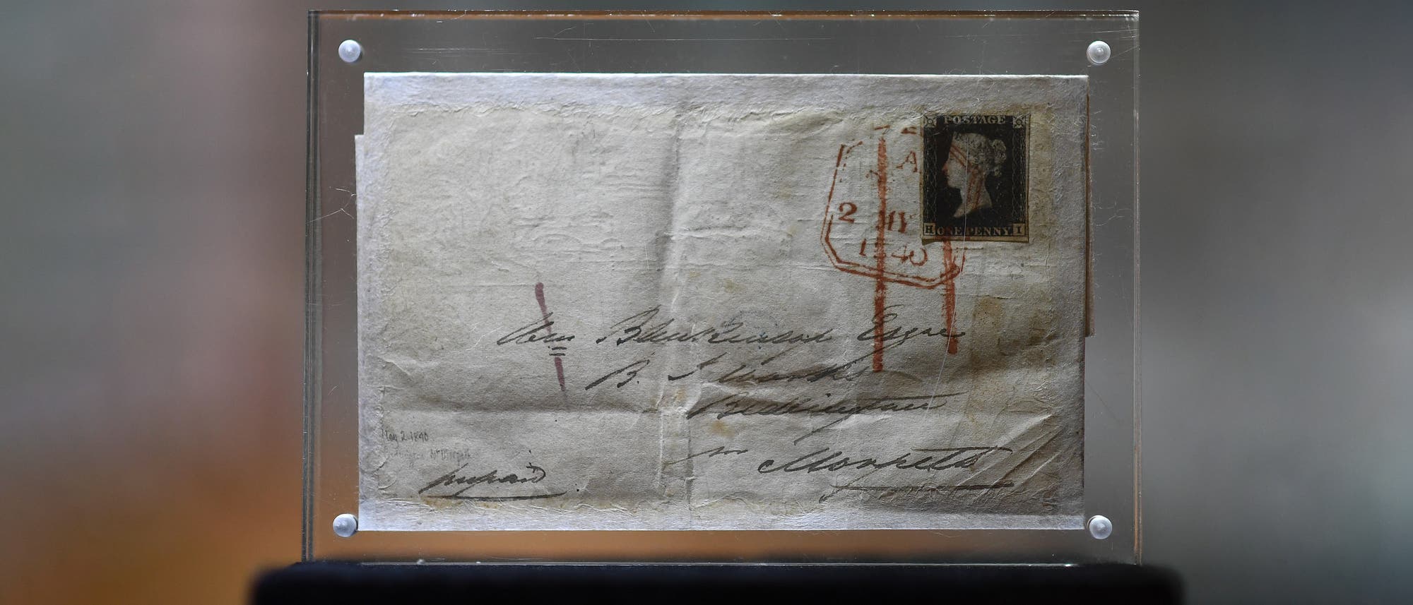 Der wohl erste Brief, der am 2. Mai 1840 mit einer One Penny Black verschickt wurde.