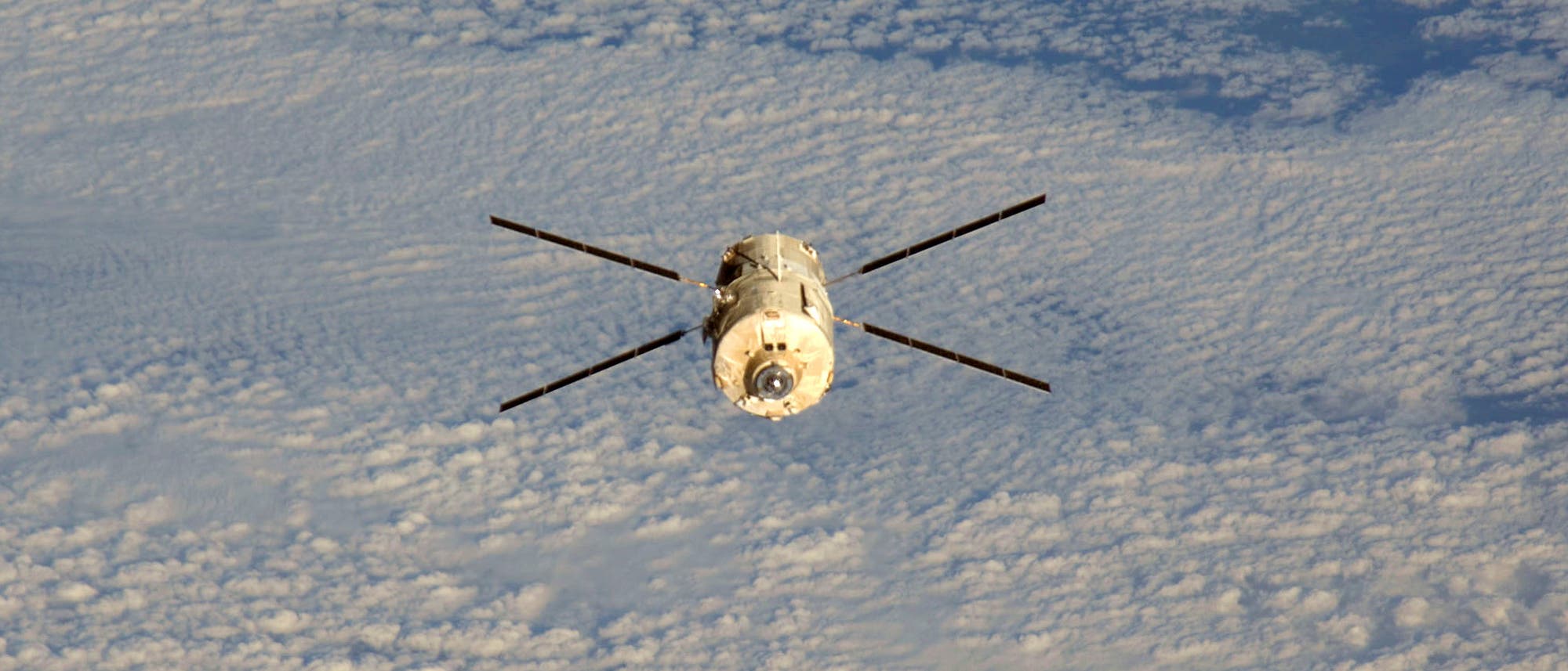Ein ATV beim Ablegen von der Internationalen Raumstation ISS