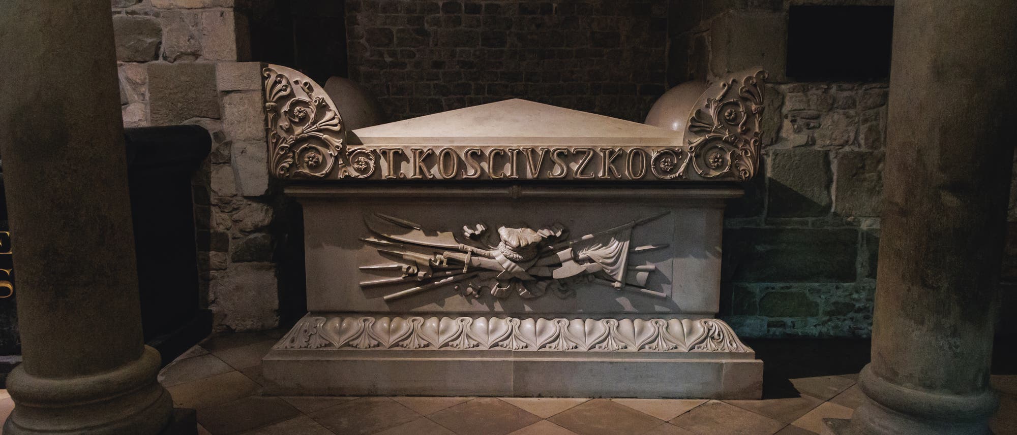 In der Wawel-Kathedrale ruhen die Gebeine des polnischen Königshauses in zum Teil aufwändig verzierten Sarkophagen. Auch Kasimir IV ist hier beigesetzt.