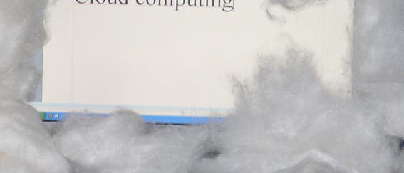 Computer in Wolken