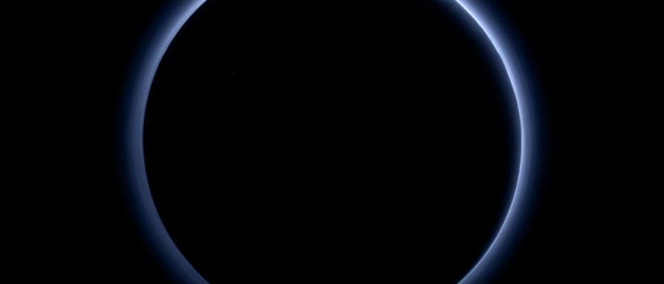 Plutos dünne Atmosphäre