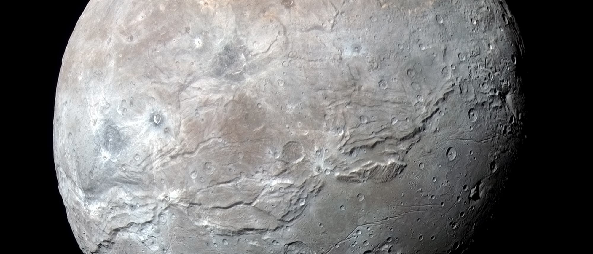 Plutomond Charon im Detail