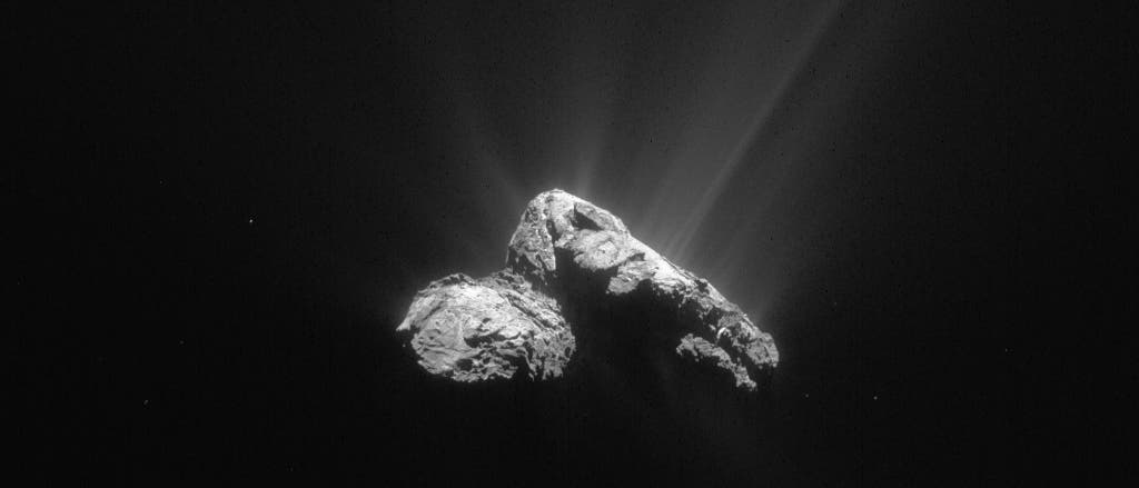 Komet 67P am 30. April 2015 mit Gasausbrüchen