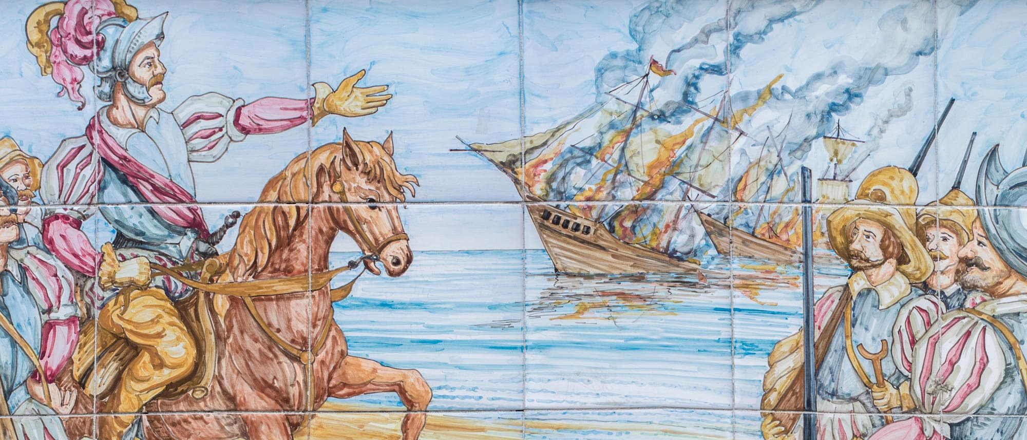 Ein Kachelgemälde zeigt, wie Hernán Cortés seine Flotte bei der Ankunft in Mexiko versenkt.
