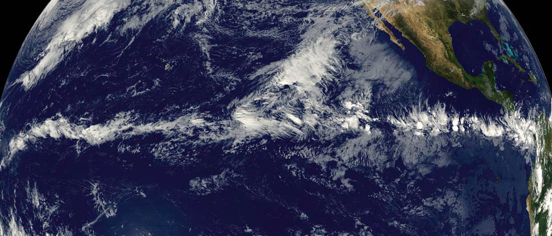 Pazifik mit tropischem Regenband am Äquator