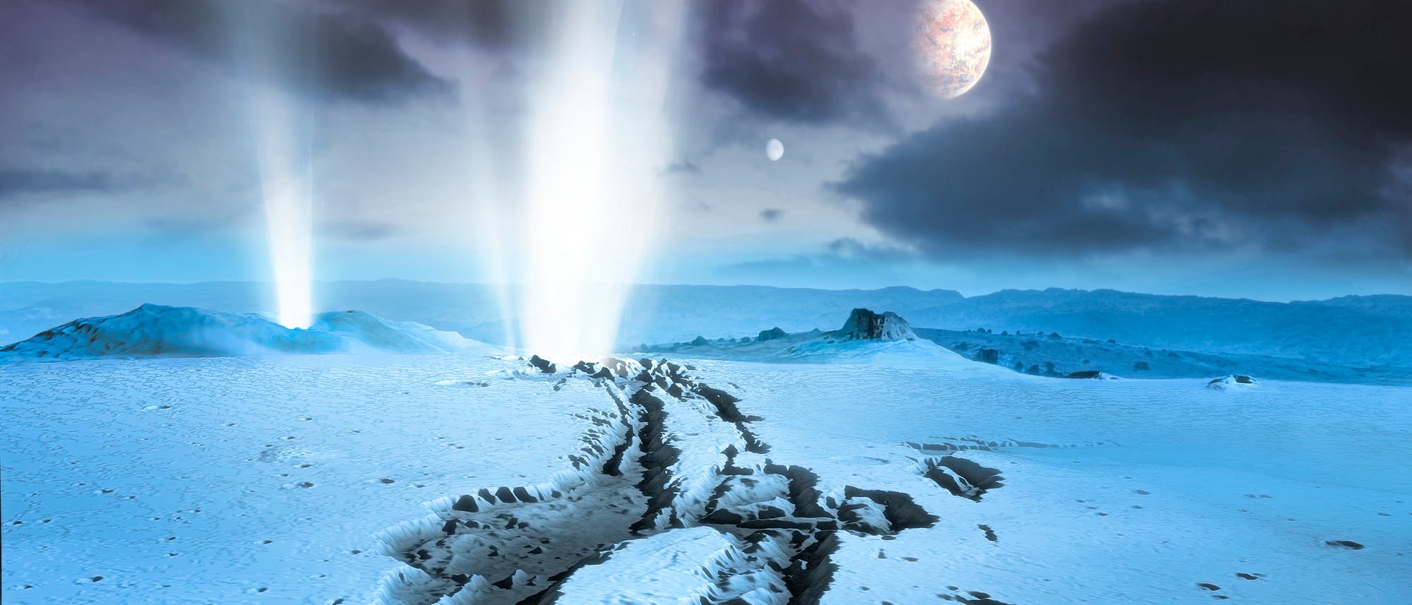 Eine künstlerische Darstellung einer eisigen Mondlandschaft mit Geysiren, die Wasserfontänen in den Weltraum schießen. Im Hintergrund sind zwei Himmelskörper sichtbar, die von Wolken umgeben sind. Die Oberfläche ist von Rissen durchzogen, die auf geologische Aktivität hinweisen. Die Szene vermittelt eine kalte, außerirdische Umgebung. 
