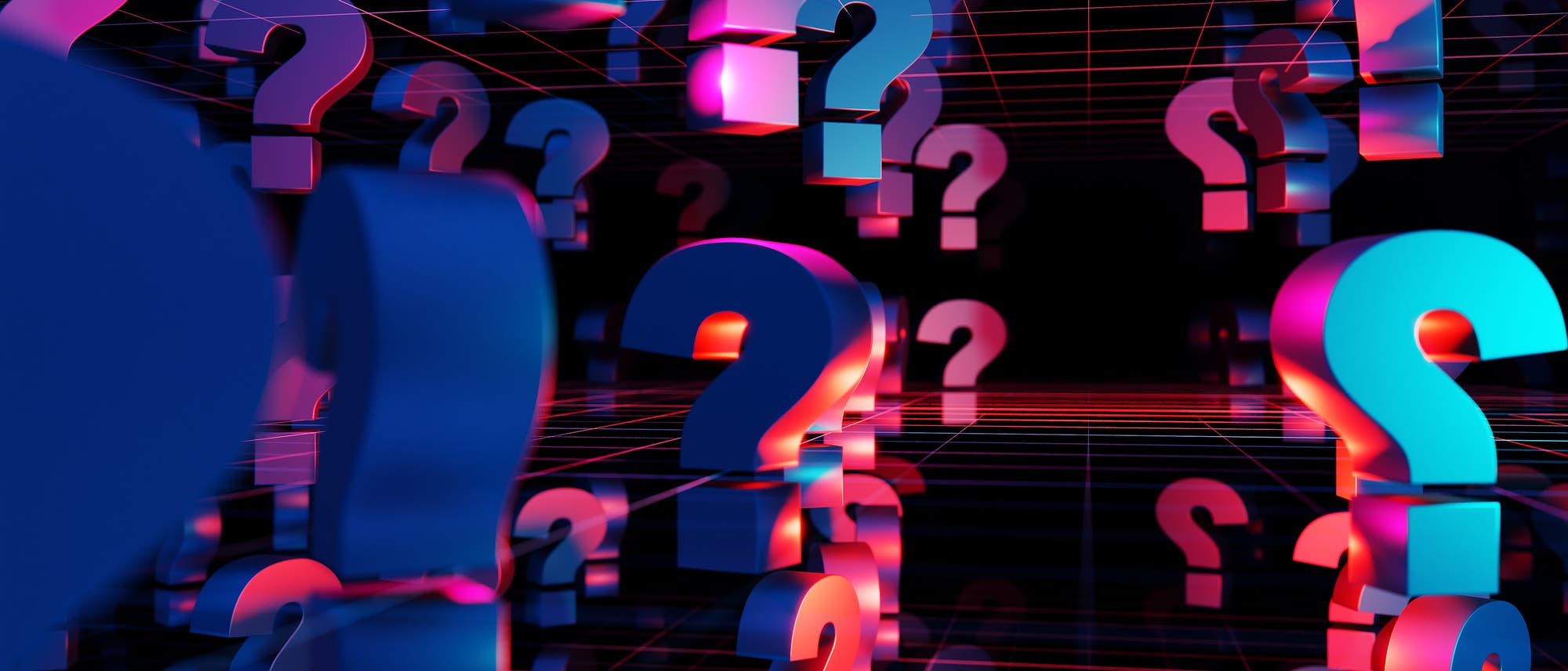 Eine 3D-Darstellung von schwebenden Fragezeichen in einem virtuellen Raum. Die Fragezeichen sind in Blau- und Pinkt&ouml;nen gehalten und scheinen in einem Gitter aus roten Linien zu schweben, das Tiefe und Perspektive verleiht. Die Szene vermittelt ein Gef&uuml;hl von R&auml;tselhaftigkeit und Ungewissheit.