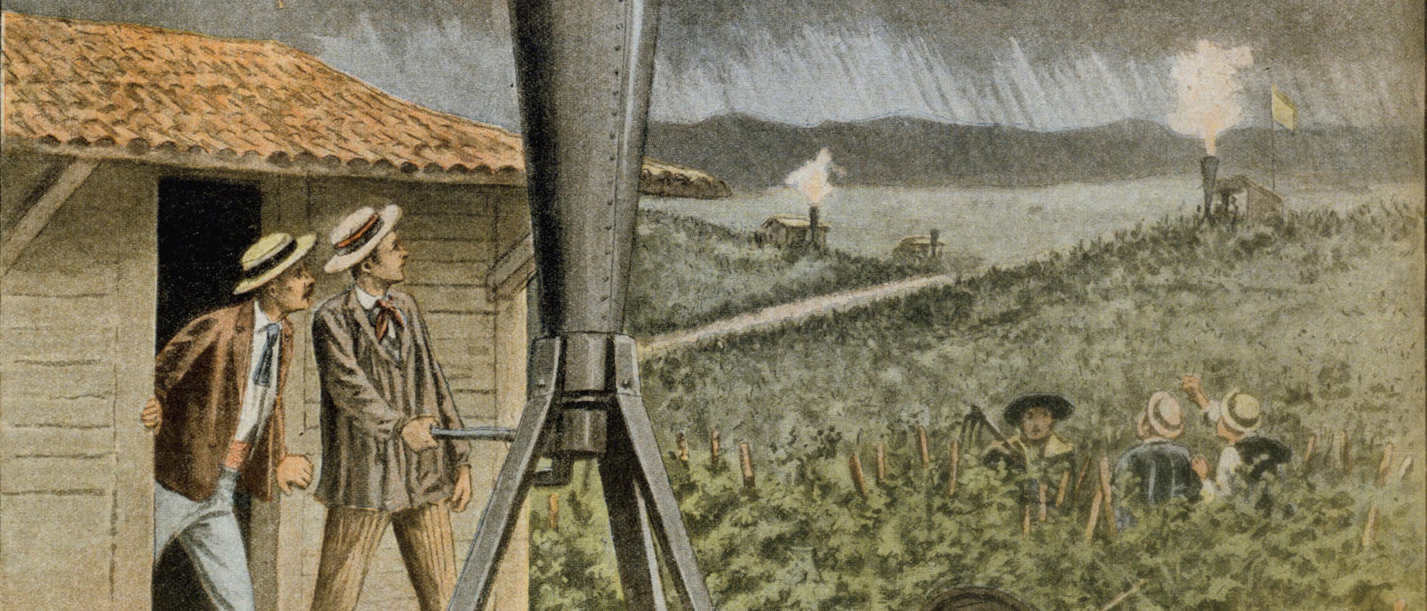 Eine historische Illustration zeigt zwei Männer in Anzügen und Hüten, die aus einem Gebäude treten und ein großes, teleskopartiges Gerät betrachten. Im Hintergrund sind Hügel und mehrere kleine Gebäude zu sehen, aus denen Rauch aufsteigt. Der Himmel ist bewölkt, und es scheint, als ob Regen in der Ferne fällt. Die Szene vermittelt eine Atmosphäre von wissenschaftlicher Neugier und technologischem Fortschritt. Eine historische Illustration zeigt zwei Männer in Anzügen und Hüten, die aus einem Gebäude treten und ein großes, teleskopartiges Gerät betrachten. Im Hintergrund sind Hügel und mehrere kleine Gebäude zu sehen, aus denen Rauch aufsteigt. Der Himmel ist bewölkt, und es scheint, als ob Regen in der Ferne fällt. Die Szene vermittelt eine Atmosphäre von wissenschaftlicher Neugier und technologischem Fortschritt.