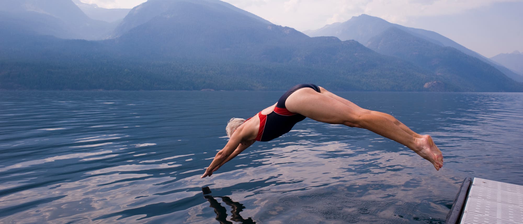 Wolfgang Böker empfiehlt ab 60 kein hartes Work-out mehr, sondern Ausdauersport: Radfahren, Schwimmen, Nordic Walking. Und Krafttraining mit Augenmaß. 