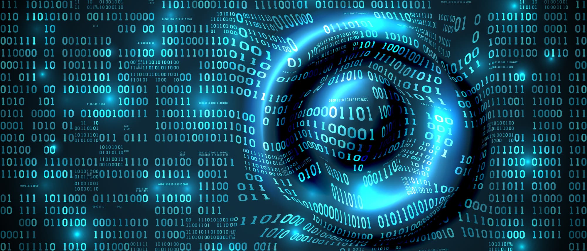 Eine k&uuml;nstlerische Darstellung eines digitalen Wirbels, bestehend aus leuchtenden Bin&auml;rcodes in Blau- und Gr&uuml;nt&ouml;nen. Die Nullen und Einsen scheinen sich in einem spiralf&ouml;rmigen Muster zu bewegen, was einen dynamischen und futuristischen Effekt erzeugt. Der Hintergrund ist dunkel, wodurch die leuchtenden Zahlen hervorgehoben werden. Das Bild vermittelt ein Gef&uuml;hl von Technologie und Datenfluss.