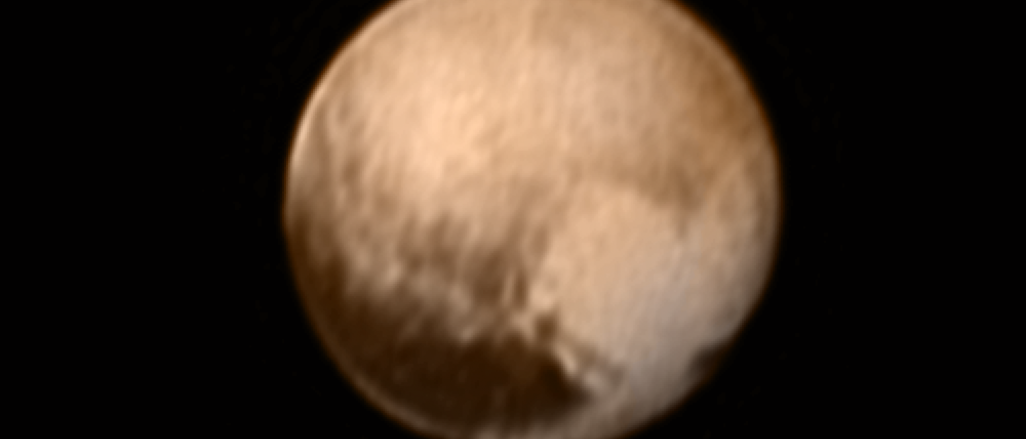 Pluto mit Herz (Farbaufnahme)