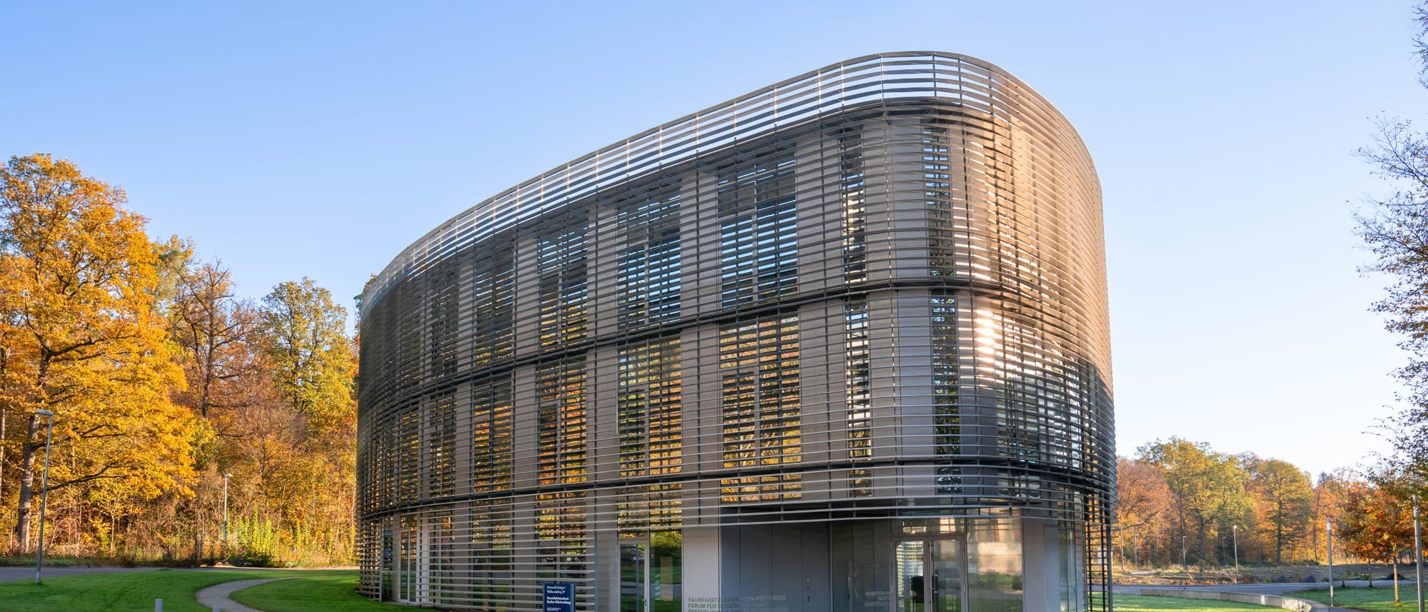 Institut für Raumfahrtsysteme, Universität Stuttgart Institut für Raumfahrtsysteme, Universität Stuttgart