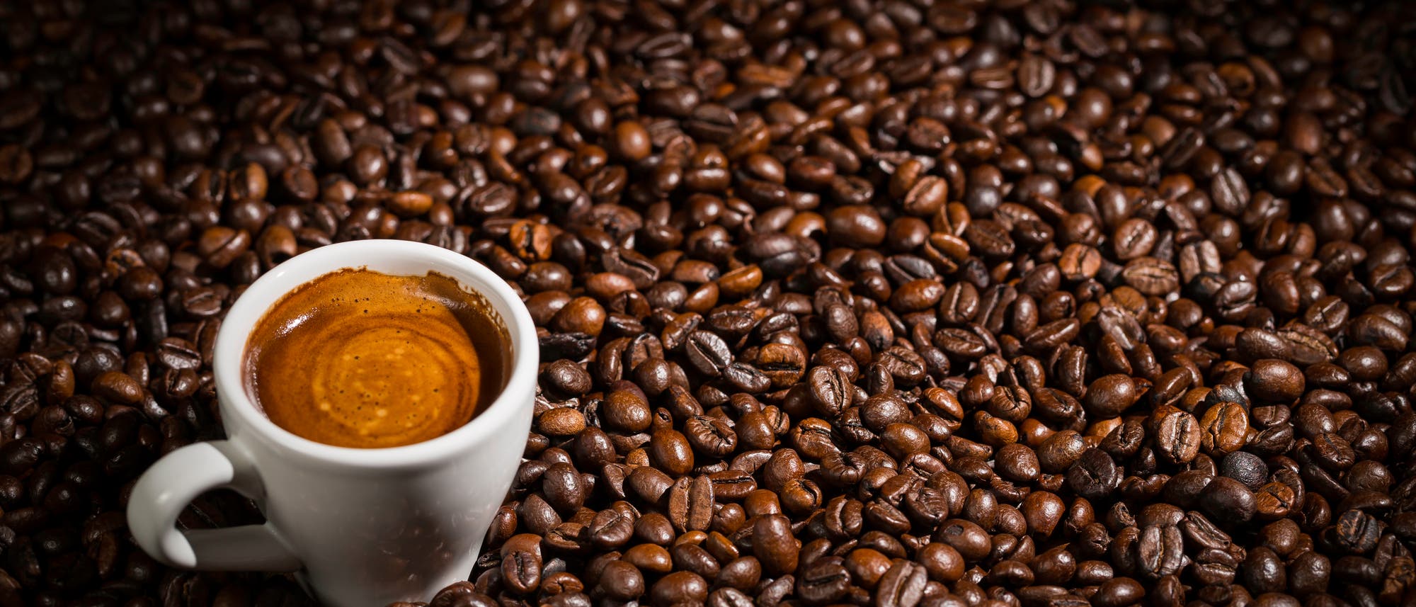 Espresso auf Kaffeebohnen