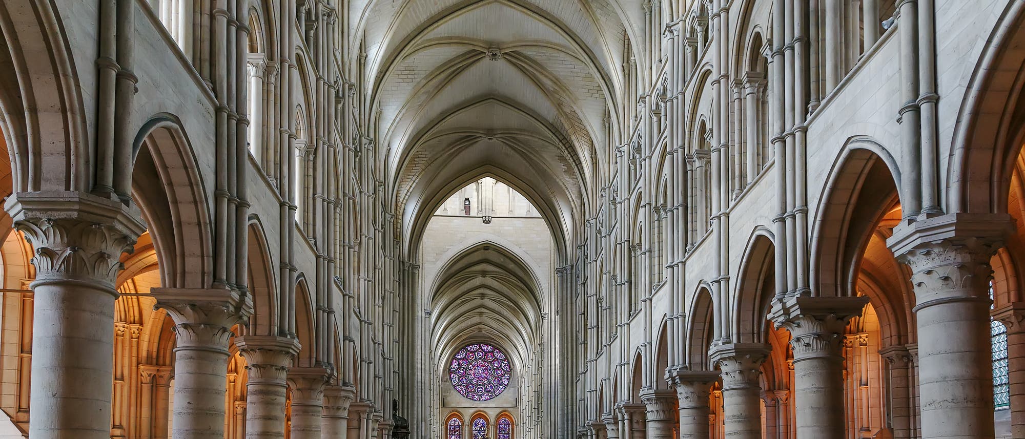 Die Kathedrale von Laon, errichtet ab 1170, ist eine der bedeutendsten Domkirchen Frankreichs.