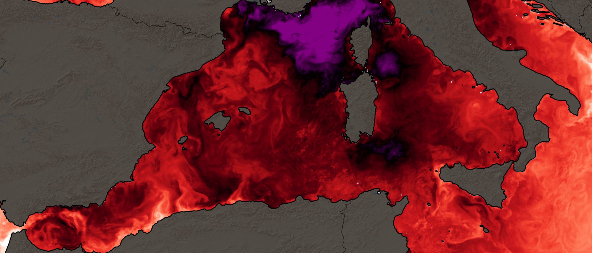Karte des Mittelmeers zeigt die tägliche Anomalie der Meeresoberflächentemperatur (SST) am 5. Juli 2025. Die Farbskala reicht von 0 bis 7 Grad Celsius, wobei die Maximalanomalie +7,7°C beträgt. Rote und violette Bereiche markieren höhere Temperaturabweichungen. Unten links sind das Logo des Copernicus-Programms der Europäischen Union und eine Farbskala zu sehen. Karte des Mittelmeers zeigt die tägliche Anomalie der Meeresoberflächentemperatur (SST) am 5. Juli 2025. Die Farbskala reicht von 0 bis 7 Grad Celsius, wobei die Maximalanomalie +7,7°C beträgt. Rote und violette Bereiche markieren höhere Temperaturabweichungen. Unten links sind das Logo des Copernicus-Programms der Europäischen Union und eine Farbskala zu sehen.