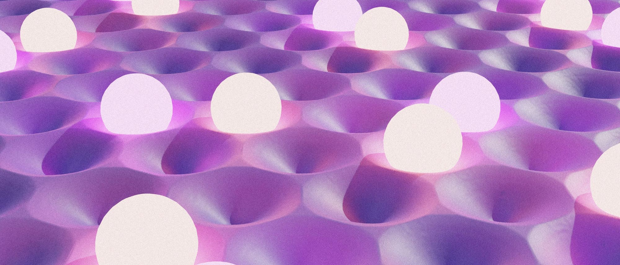Eine 3D-Darstellung zeigt eine wellenf&ouml;rmige Oberfl&auml;che mit regelm&auml;&szlig;igen Vertiefungen, in denen leuchtende, kugelf&ouml;rmige Objekte platziert sind. Die Szene ist in violetten und rosa T&ouml;nen gehalten, was einen futuristischen und abstrakten Eindruck vermittelt. Die Kugeln scheinen &uuml;ber der Oberfl&auml;che zu schweben und erzeugen ein Gef&uuml;hl von Tiefe und Bewegung.