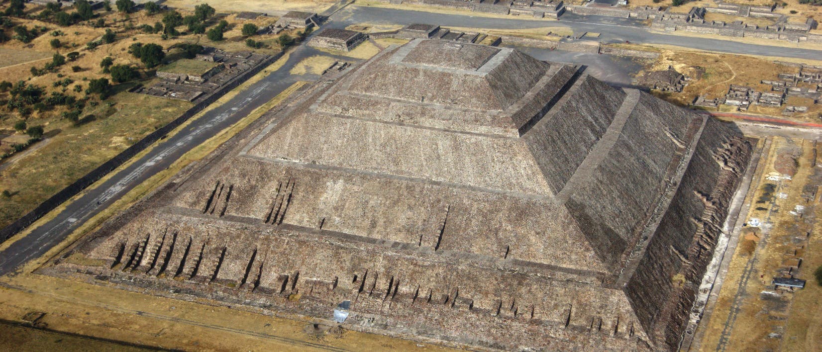 Opfergaben bezeugen Baubeginn der Sonnenpyramide in Teotihuacan