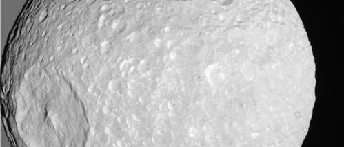 Mimas im Blick von Cassini