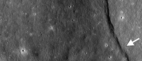 Lappenförmige Böschungen auf dem Mond
