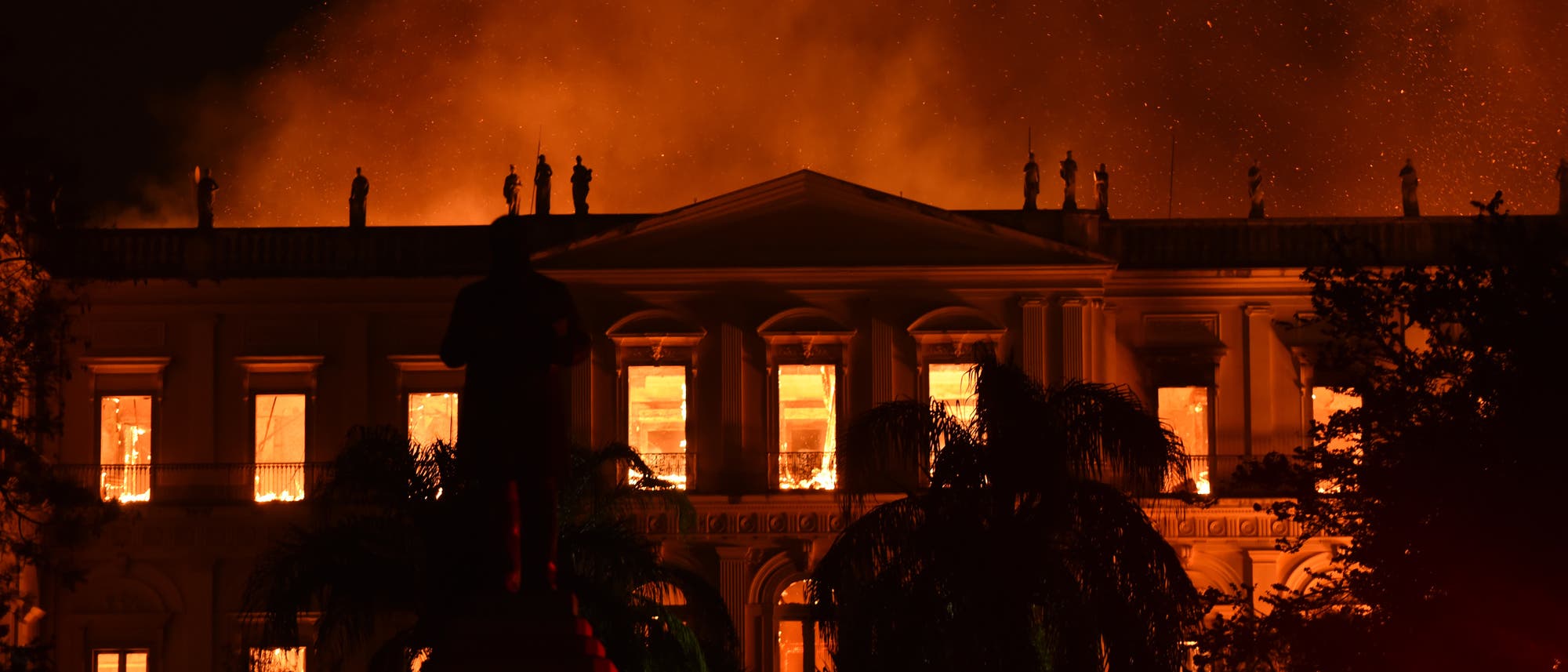 Brennendes Naturkundemuseum in Rio de Janeiro