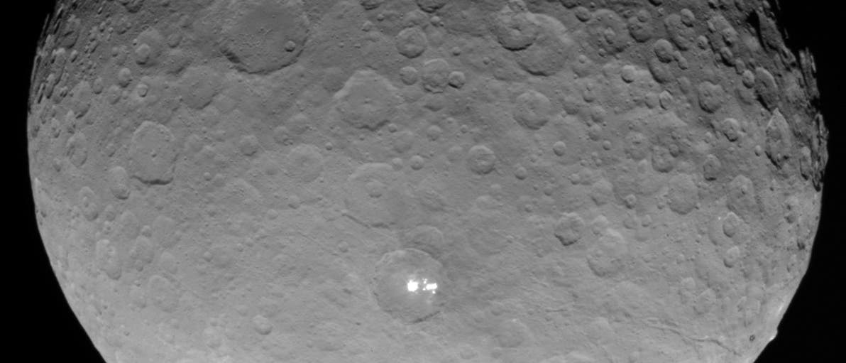 Weiße Flecken auf Ceres