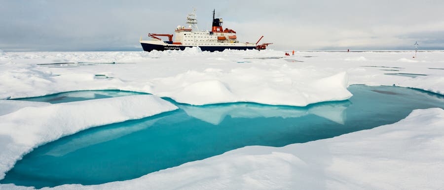 Polarstern im arktischen Eis