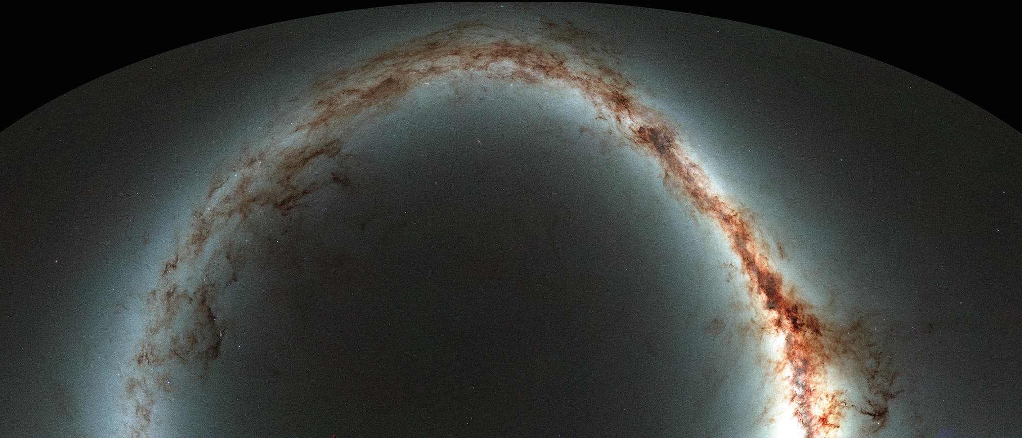 Auf der neuen Himmelskarte des 1,8-Meter-Teleskops Pan-STARRS spannt sich die Milchstraße als helles Band über den Himmel.