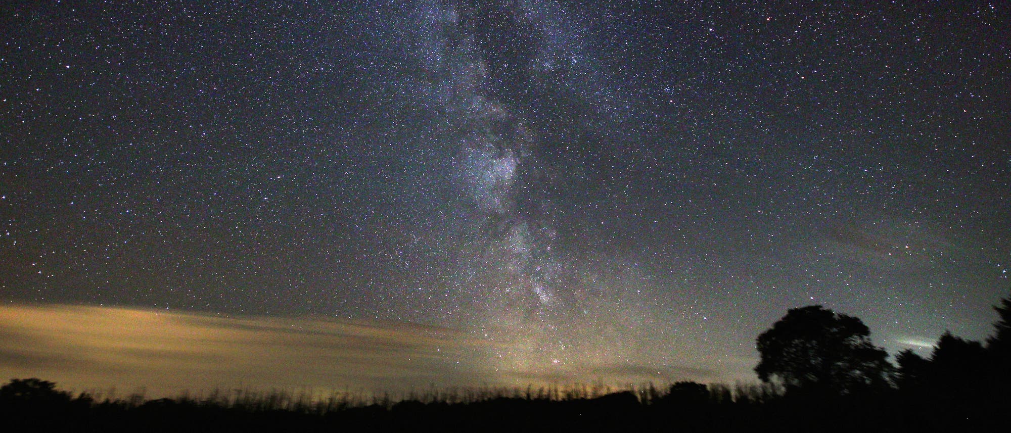 Die Milchstraße im Sternenpark Westhavelland: Im Spätsom­mer und im Frühherbst lässt sie sich bei gutem Wetter in ihrer ganzen Pracht beobachten.